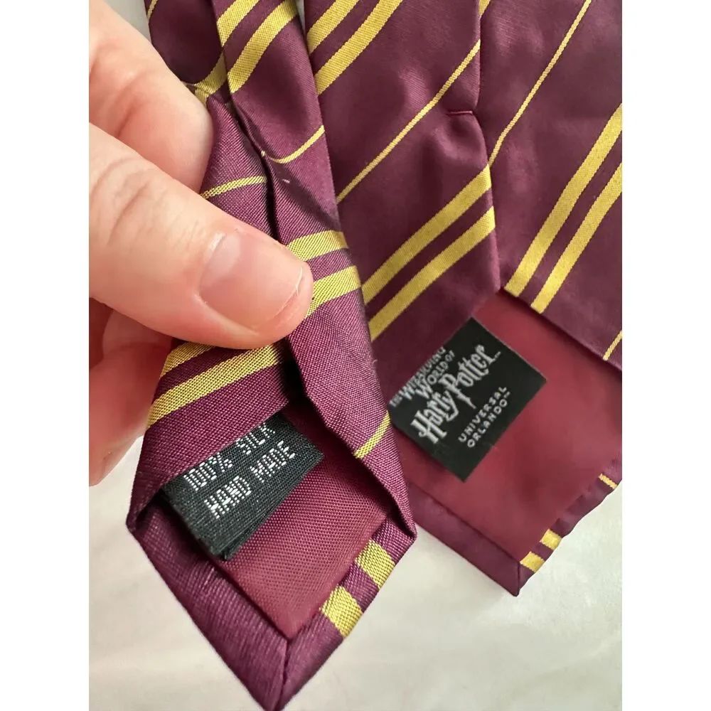 Harry Potter Universal Orlando Gryffindor 100% Silk Tie Burgundy Gold Stripe